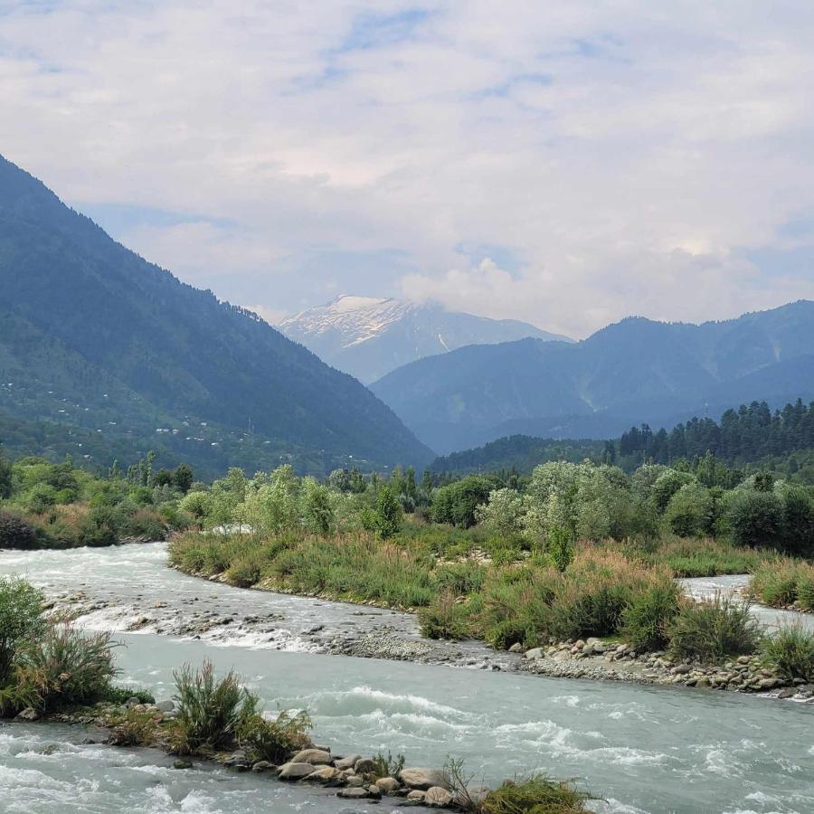 White Water Resorts Pahalgām Buitenkant foto