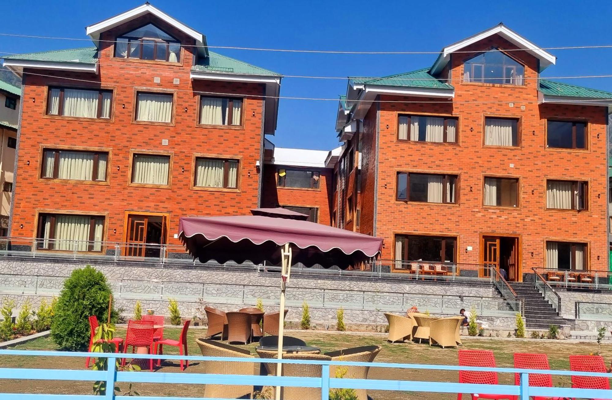 White Water Resorts Pahalgām Buitenkant foto